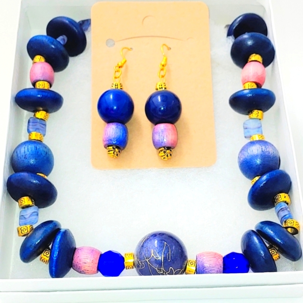 2472NE134 Handmade 2 Pc. Wooden Blue/Pink Necklace Set